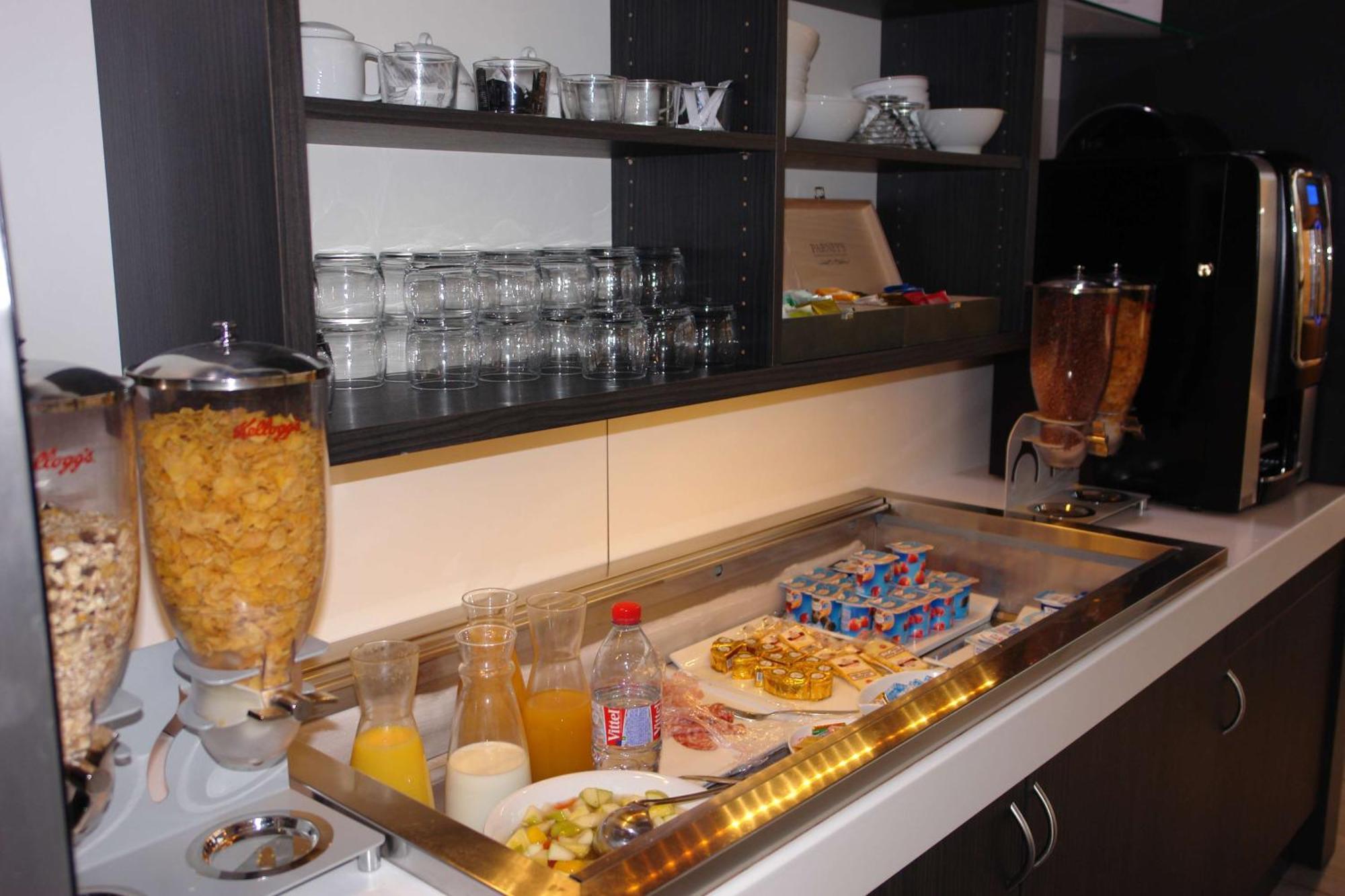 Brit Hotel Confort Rouen Centre Buitenkant foto